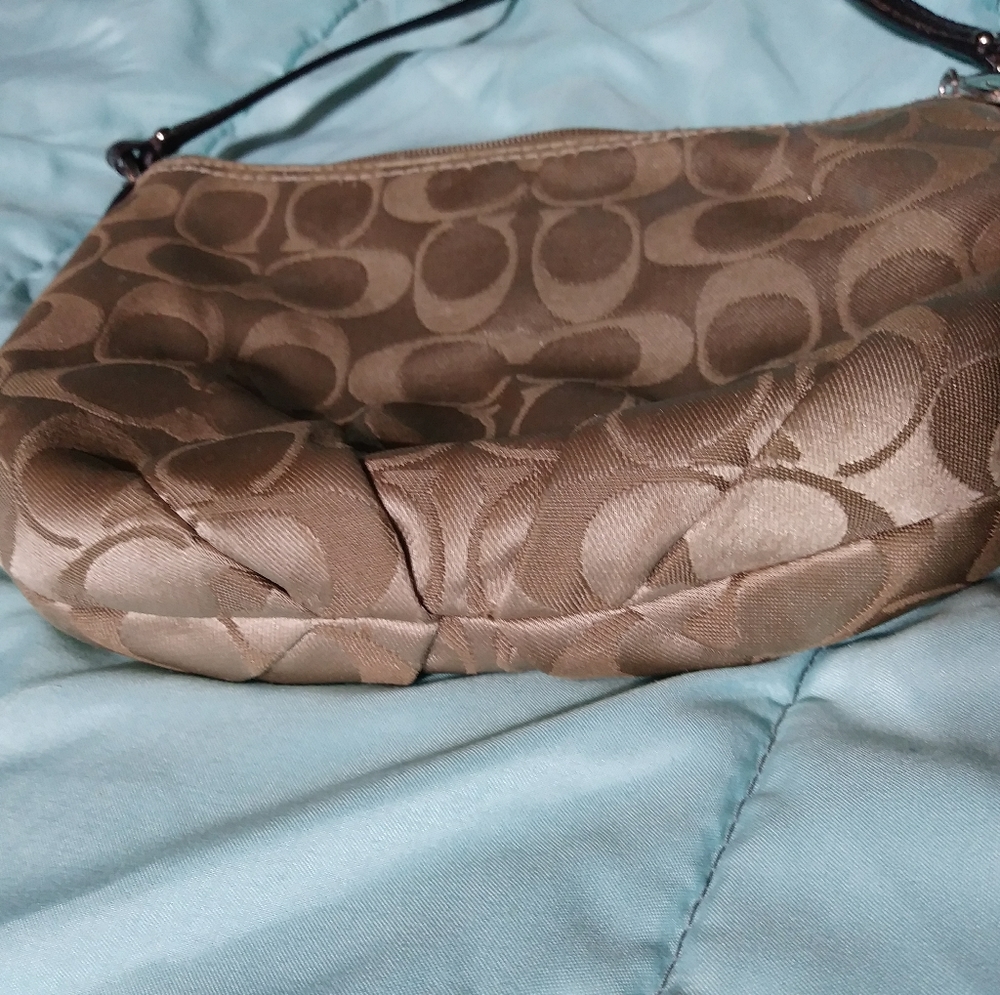 Vintage Coach / womens small purse/ crossbody